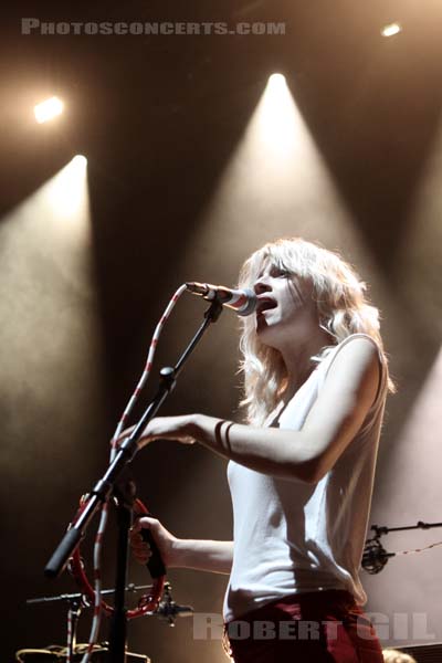 HOLLYSIZ - 2013-11-06 - PARIS - Olympia - 